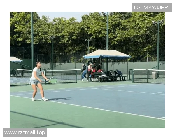 深圳网球队中路突破战术解析与实战应用探讨